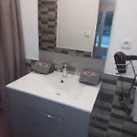 Apartament Pres De La *